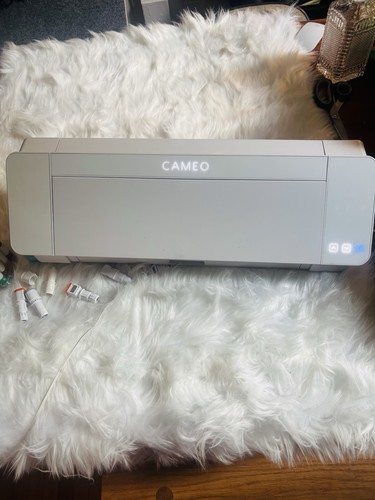Silhouette cameo plus - 4,